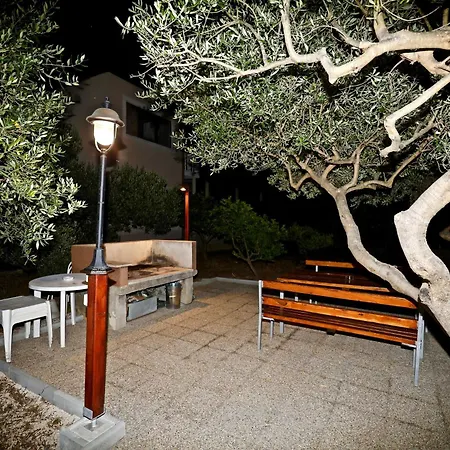 Manora Pool Gaestehaus Casa vacanze Sućuraj