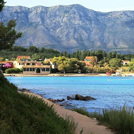 Manora Pool Gaestehaus *
